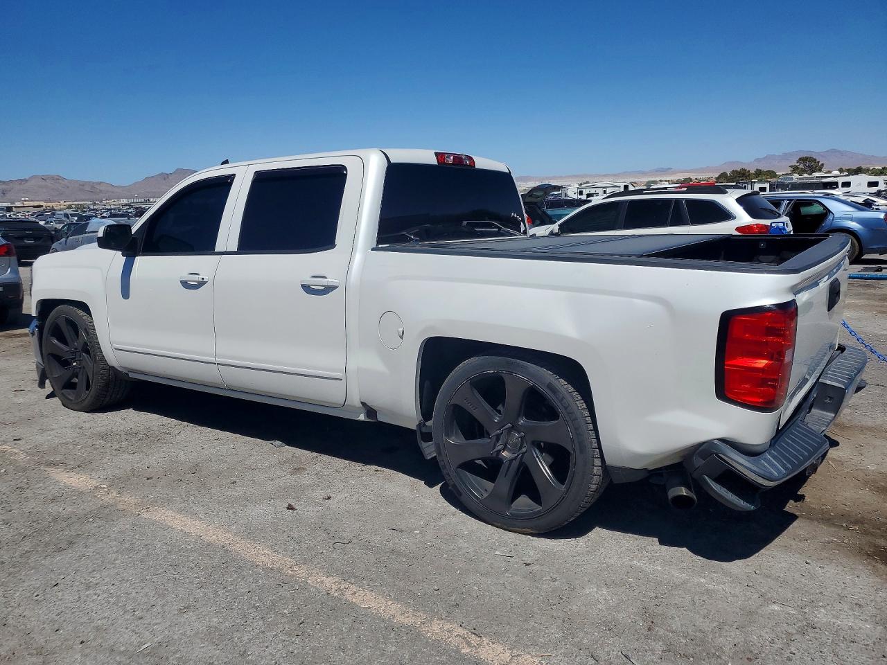 2018 CHEVROLET SILVERADO C1500 LT — снимка 2