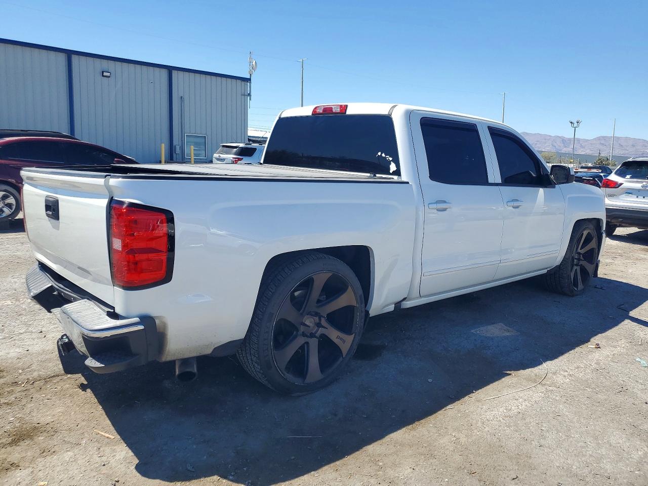 2018 CHEVROLET SILVERADO C1500 LT — снимка 3