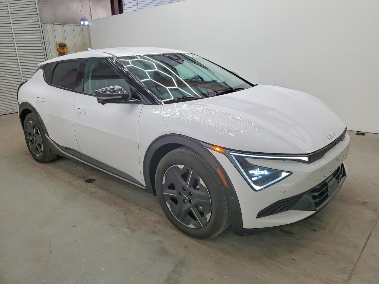 2025 KIA EV6 WIND — снимка 4