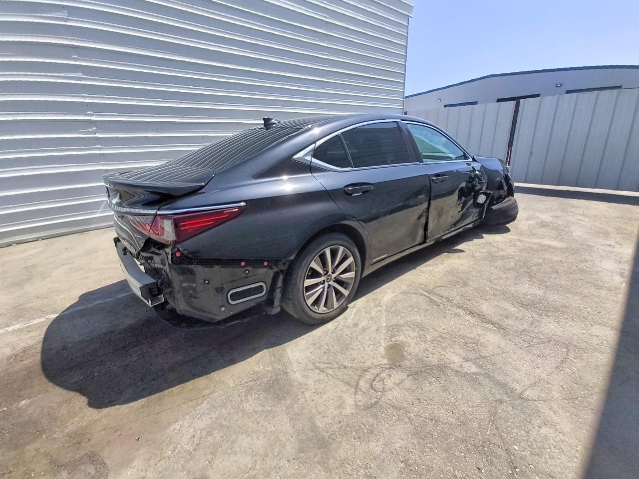 2020 LEXUS ES 300H BASE — снимка 3