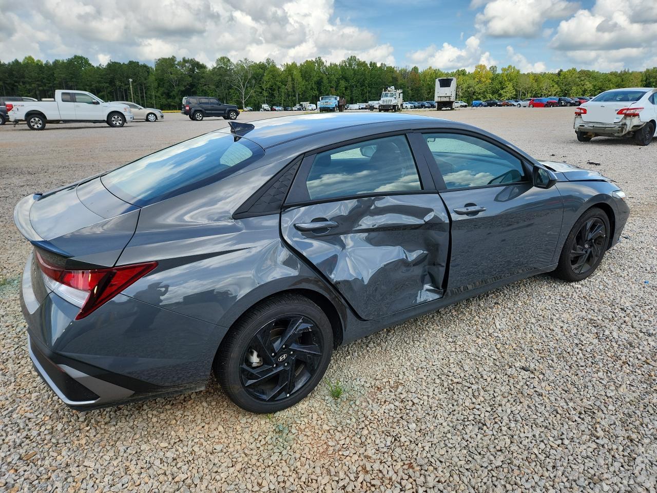 2026 HYUNDAI ELANTRA SEL SPORT — снимка 3