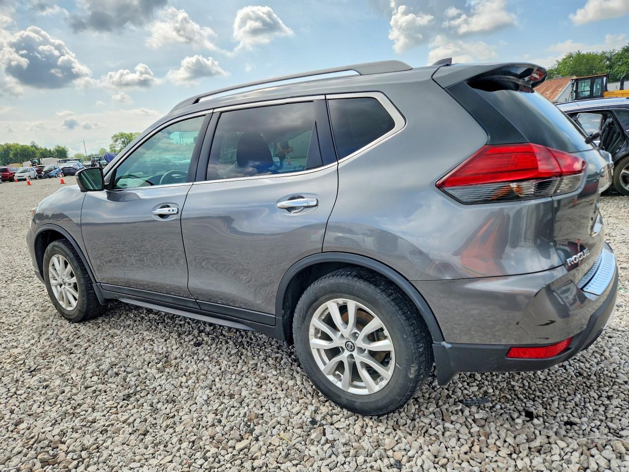 2017 NISSAN ROGUE SV — снимка 2