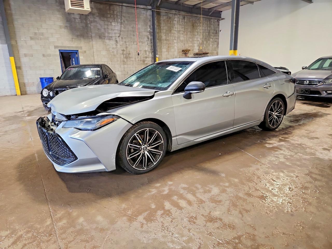 2019 TOYOTA AVALON TOURING