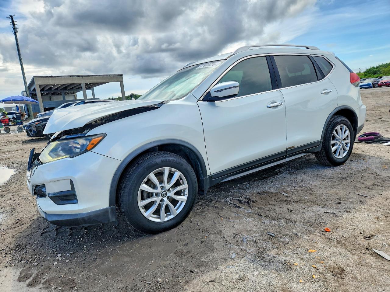 2017 NISSAN ROGUE SV