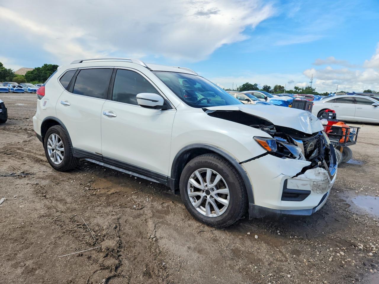 2017 NISSAN ROGUE SV — снимка 4