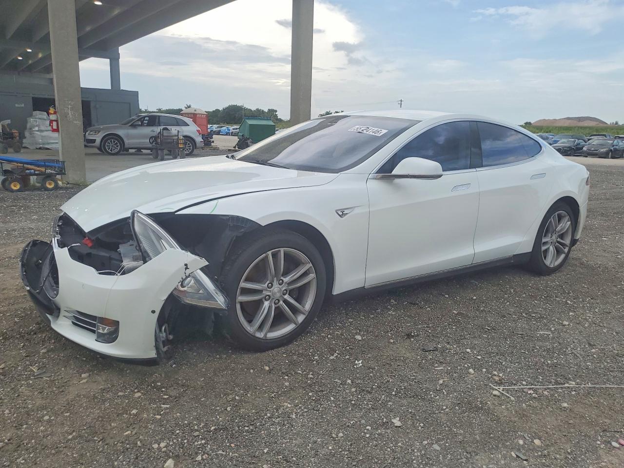 2015 TESLA MODEL S 85