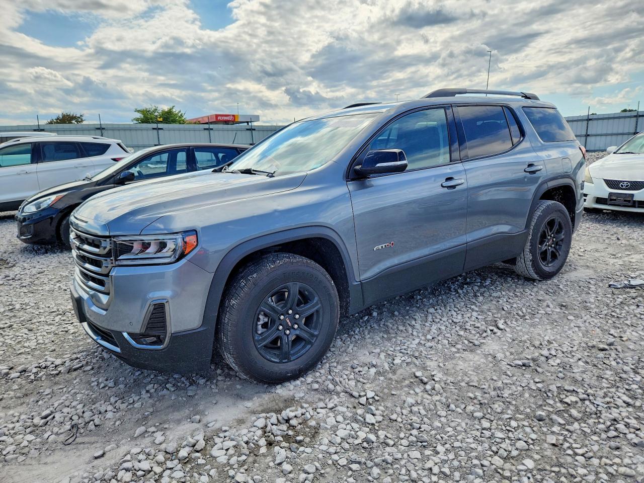 2022 GMC ACADIA AT4