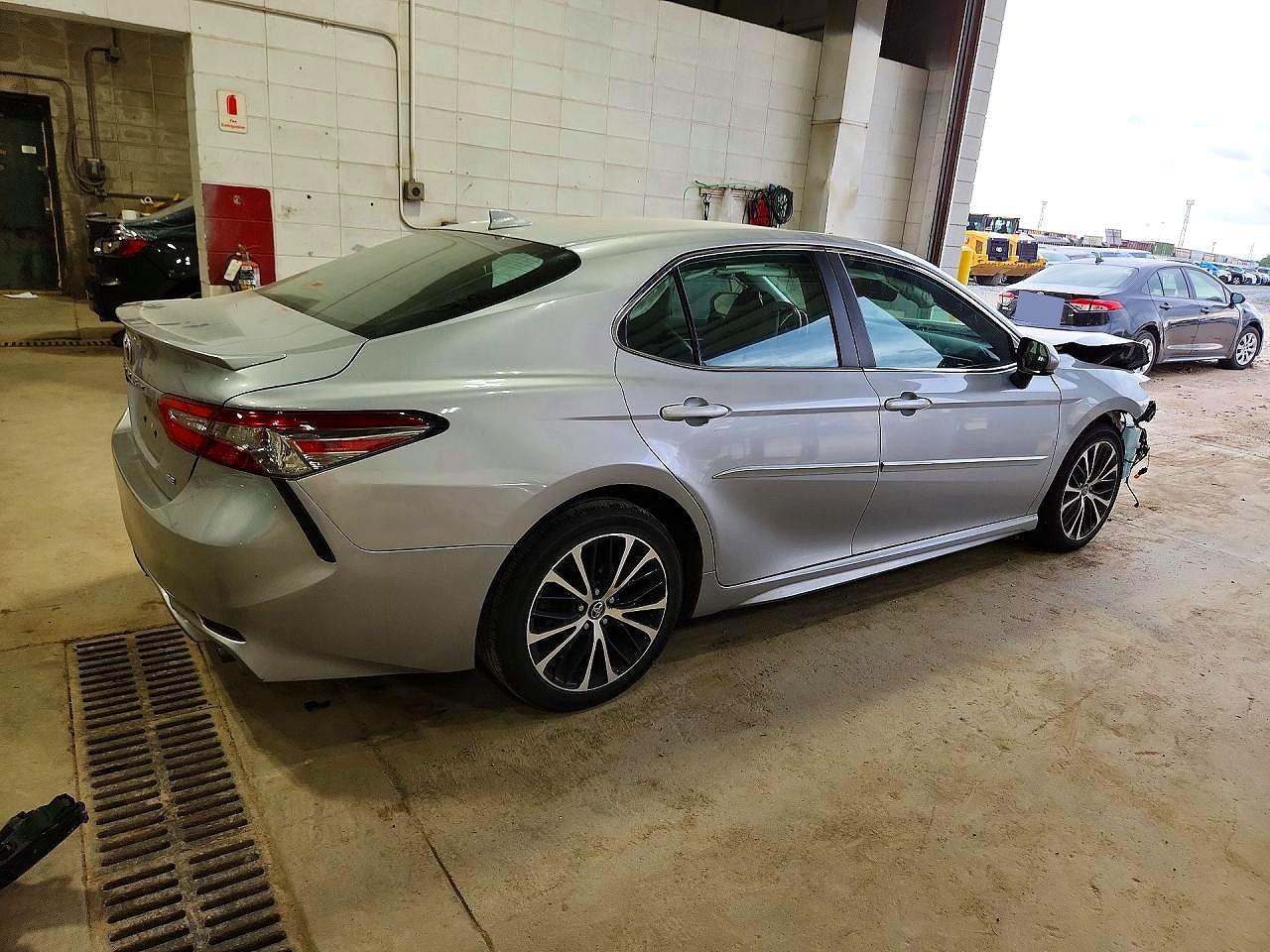 2019 TOYOTA CAMRY SE — снимка 3