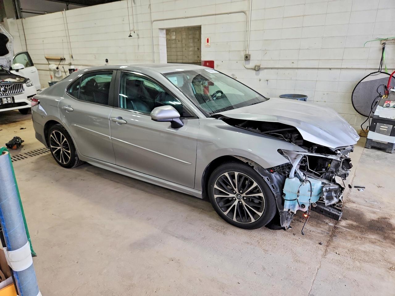 2019 TOYOTA CAMRY SE — снимка 4