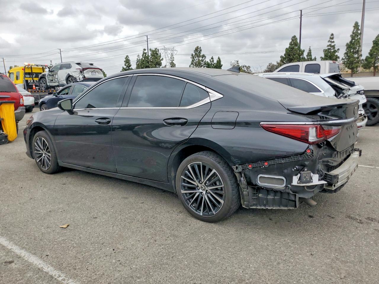 2024 LEXUS ES 300H BASE — снимка 2