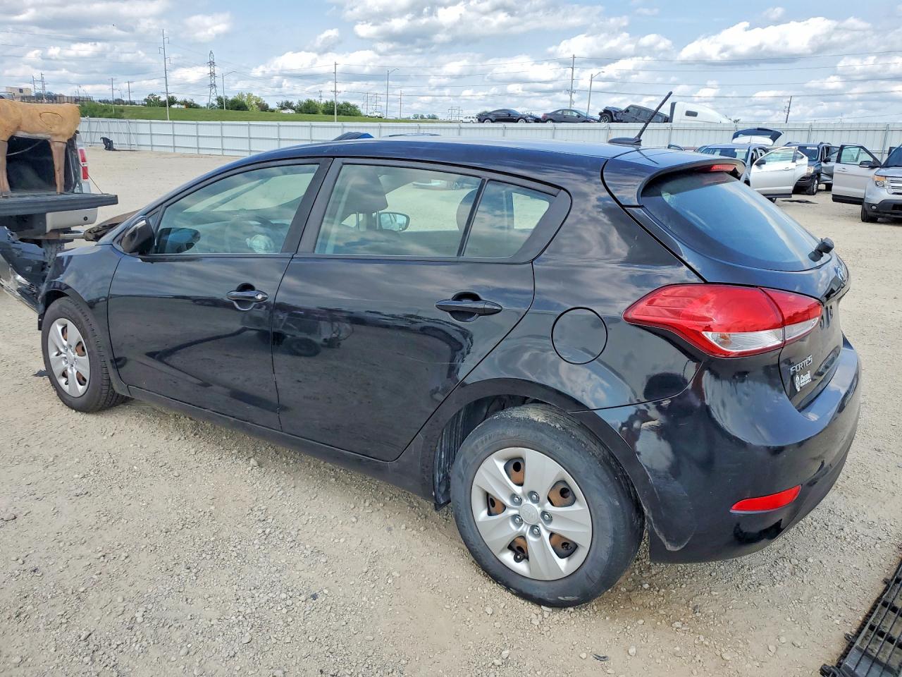 2017 KIA FORTE5 LX — снимка 2