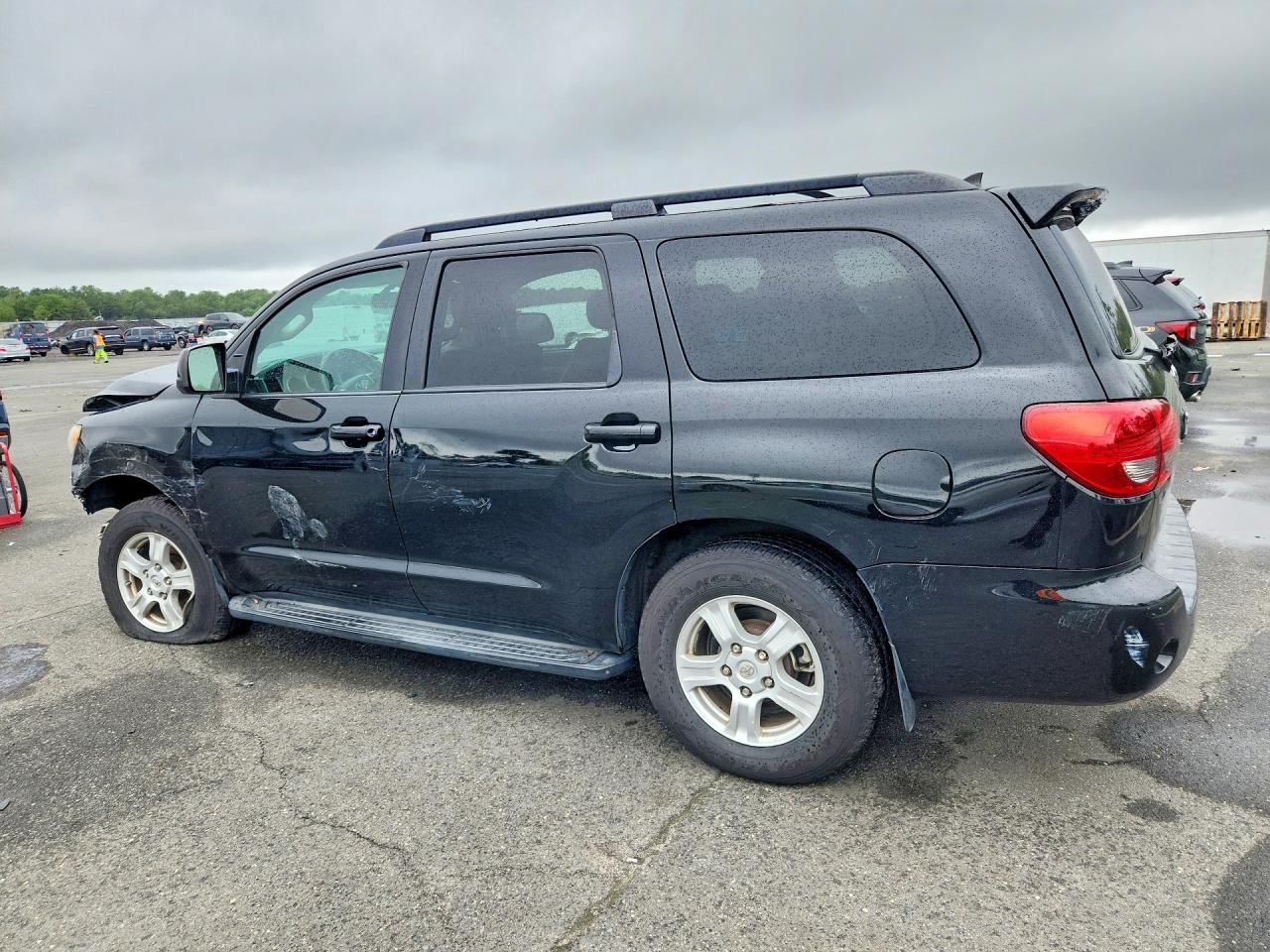 2015 TOYOTA SEQUOIA SR5 — снимка 2