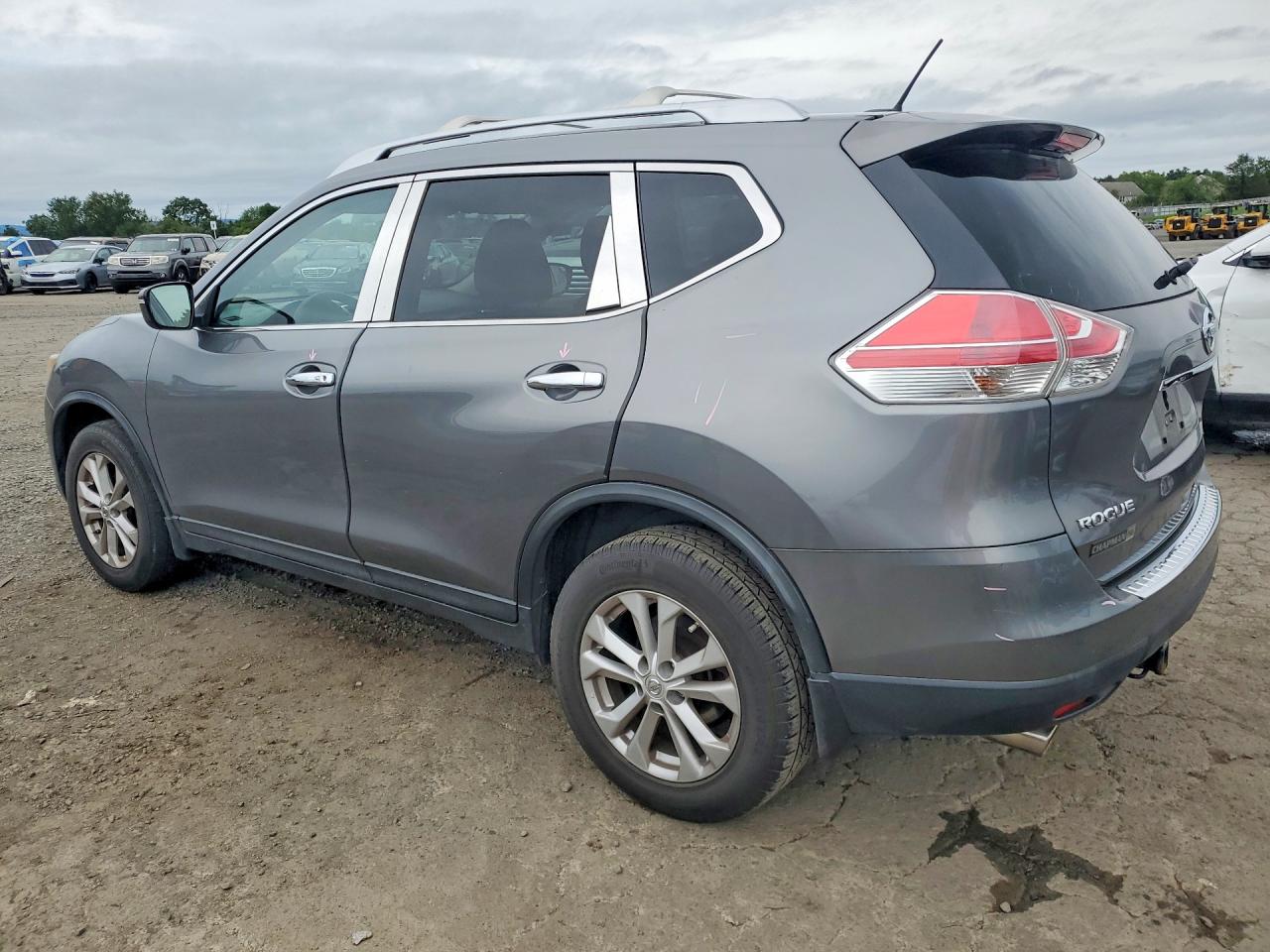 2015 NISSAN ROGUE SV — снимка 2