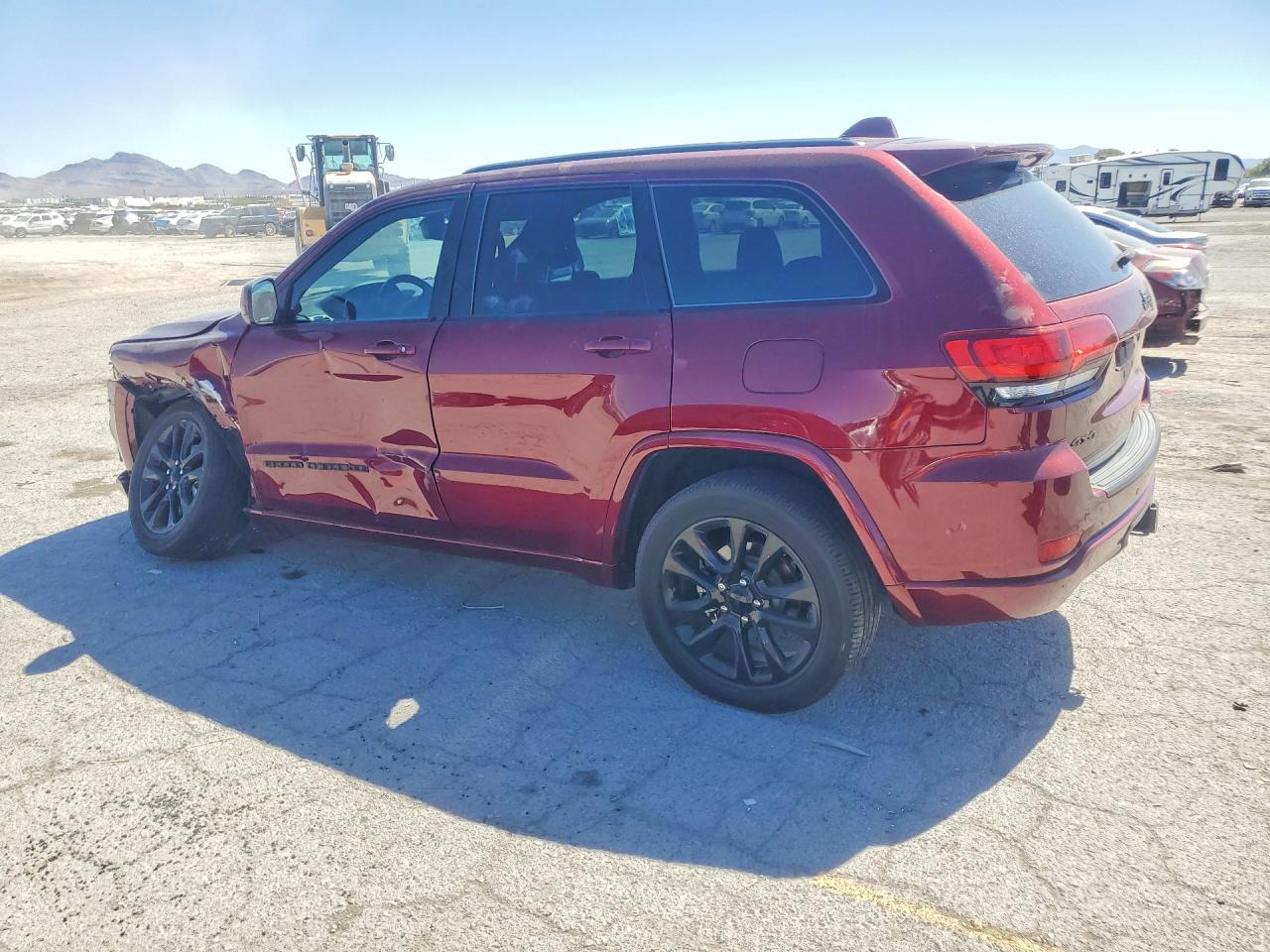 2020 JEEP GRAND CHEROKEE LAREDO — снимка 2