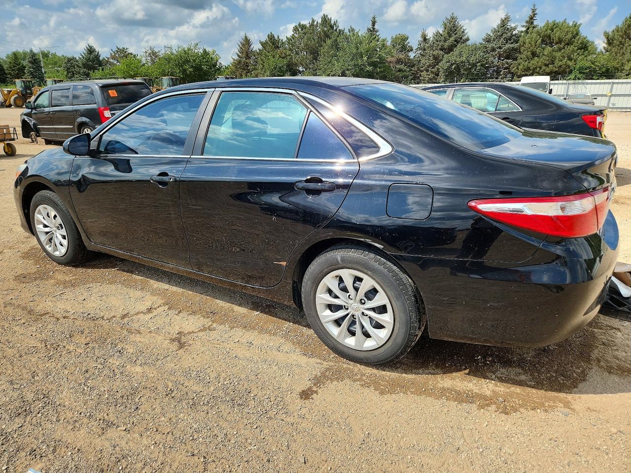 2017 TOYOTA CAMRY LE — снимка 2