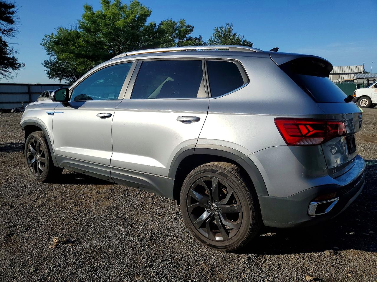 2023 VOLKSWAGEN TAOS SE — снимка 2