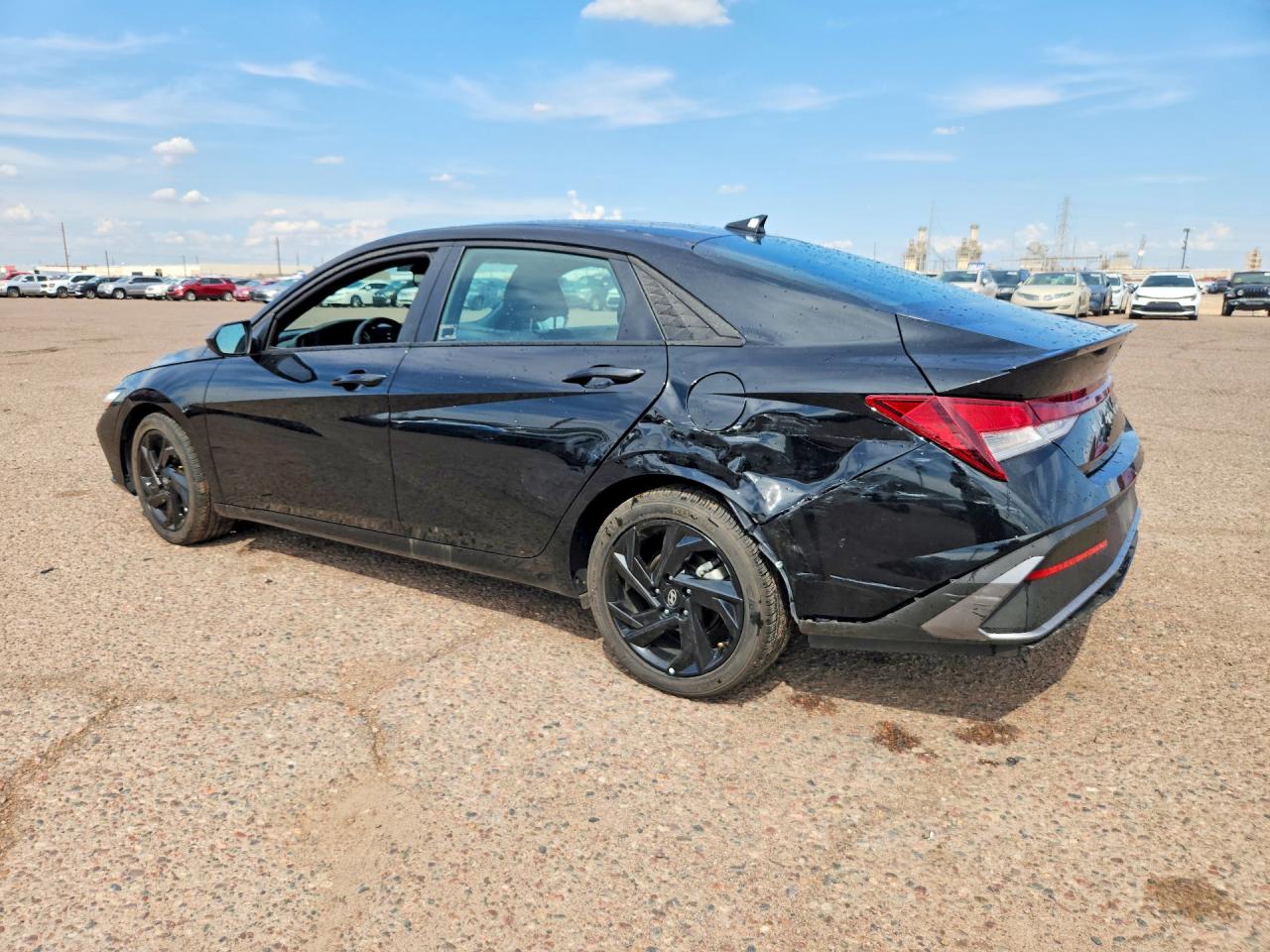 2026 HYUNDAI ELANTRA SEL SPORT — снимка 2