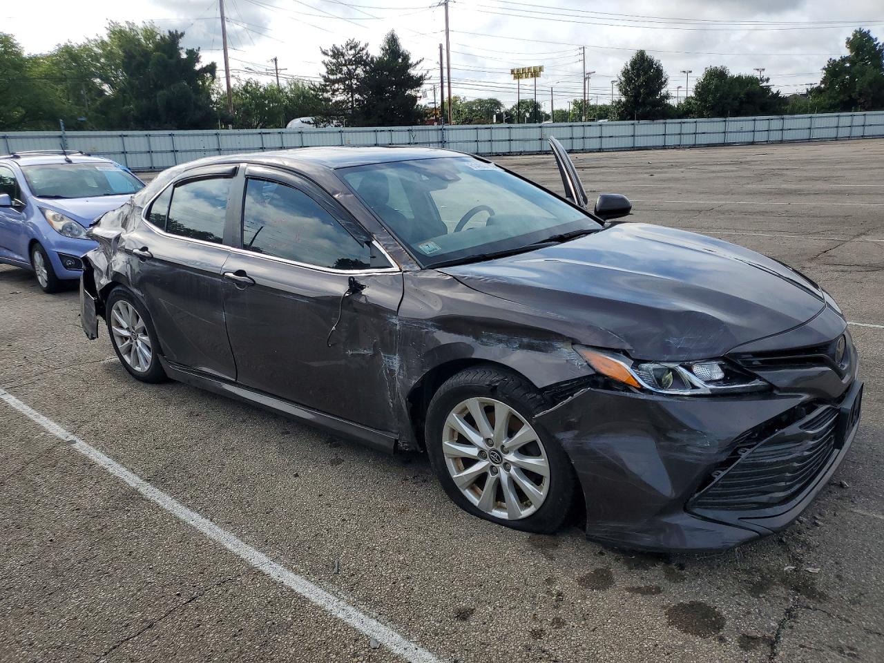 2019 TOYOTA CAMRY LE — снимка 4