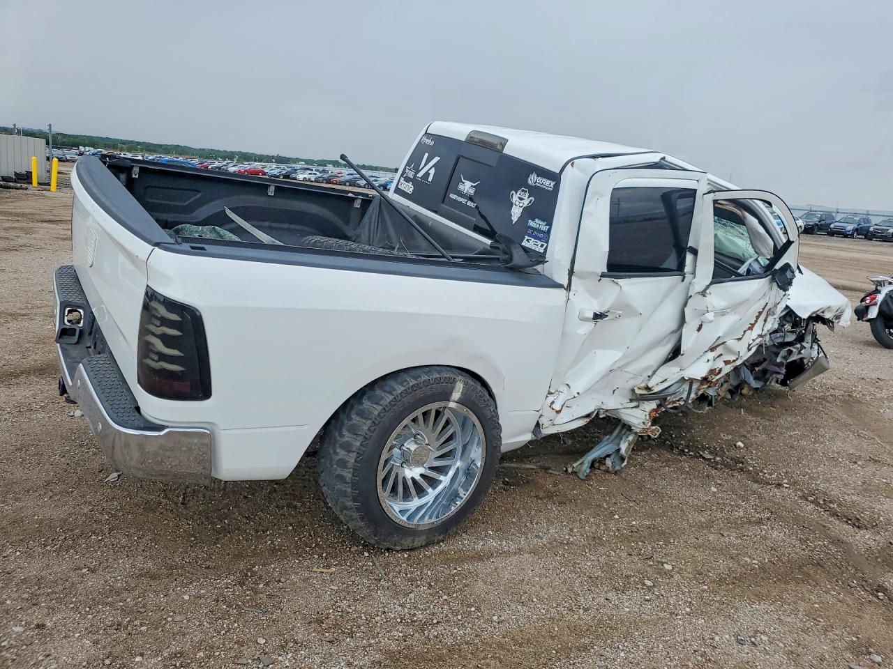 2016 RAM 1500 SLT — снимка 3