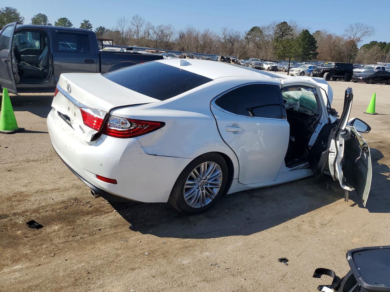 2015 LEXUS ES 350 — снимка 3