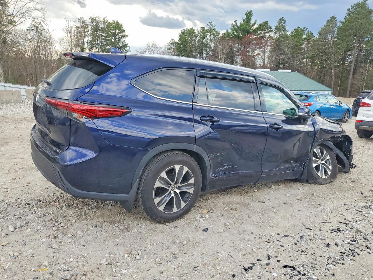 2022 TOYOTA HIGHLANDER XLE — снимка 3