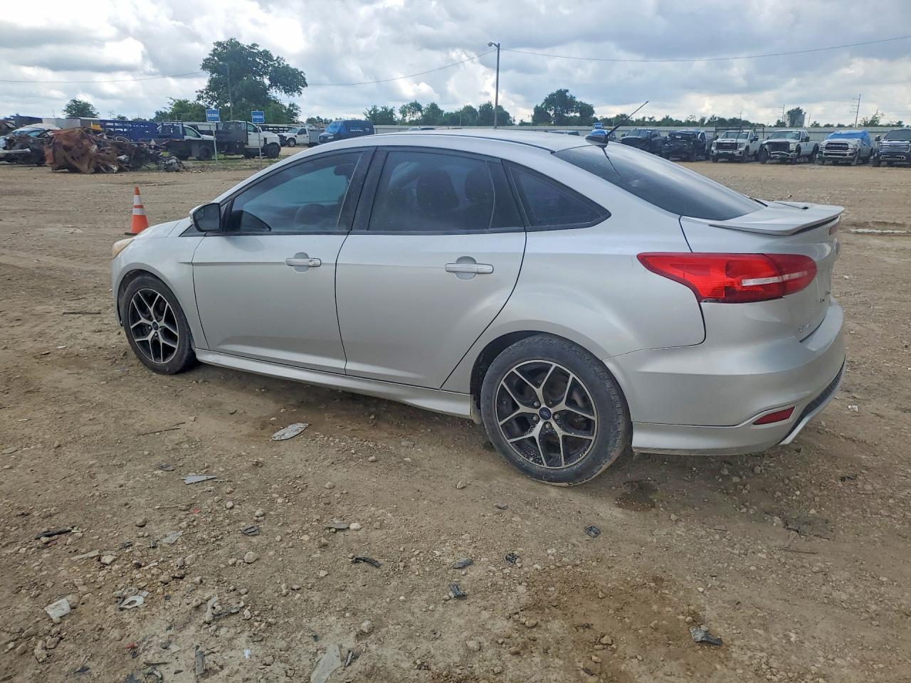 2016 FORD FOCUS SE — снимка 2