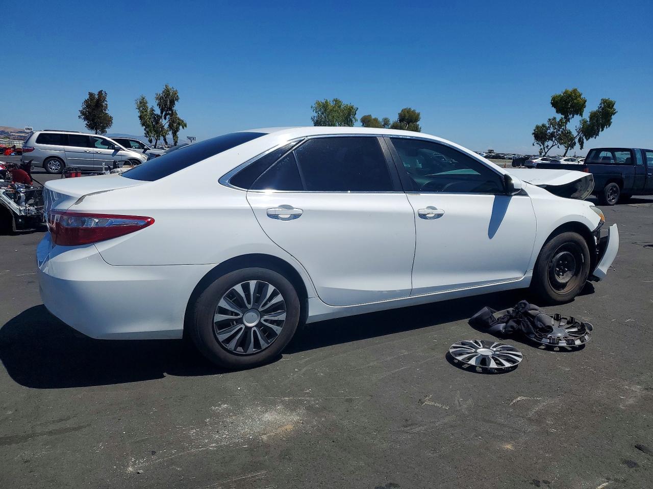 2016 TOYOTA CAMRY LE — снимка 3