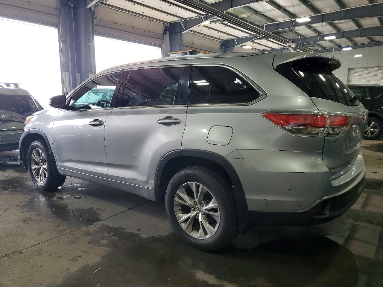 2015 TOYOTA HIGHLANDER XLE — снимка 2