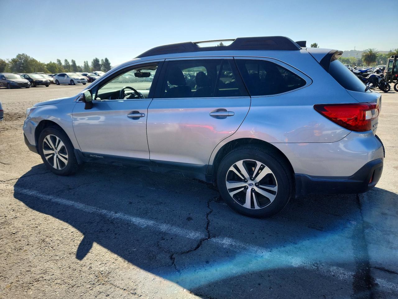 2018 SUBARU OUTBACK 2.5I LIMITED — снимка 2