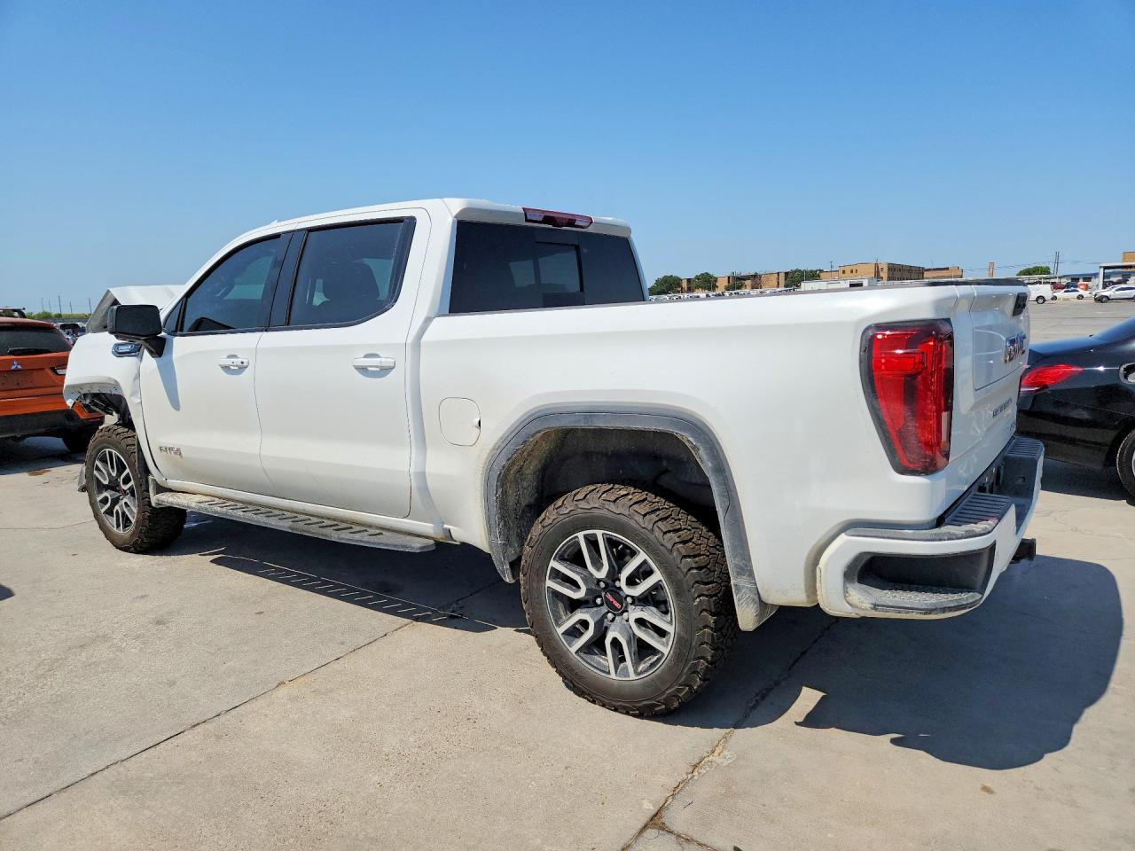 2026 GMC SIERRA K1500 AT4 — снимка 2