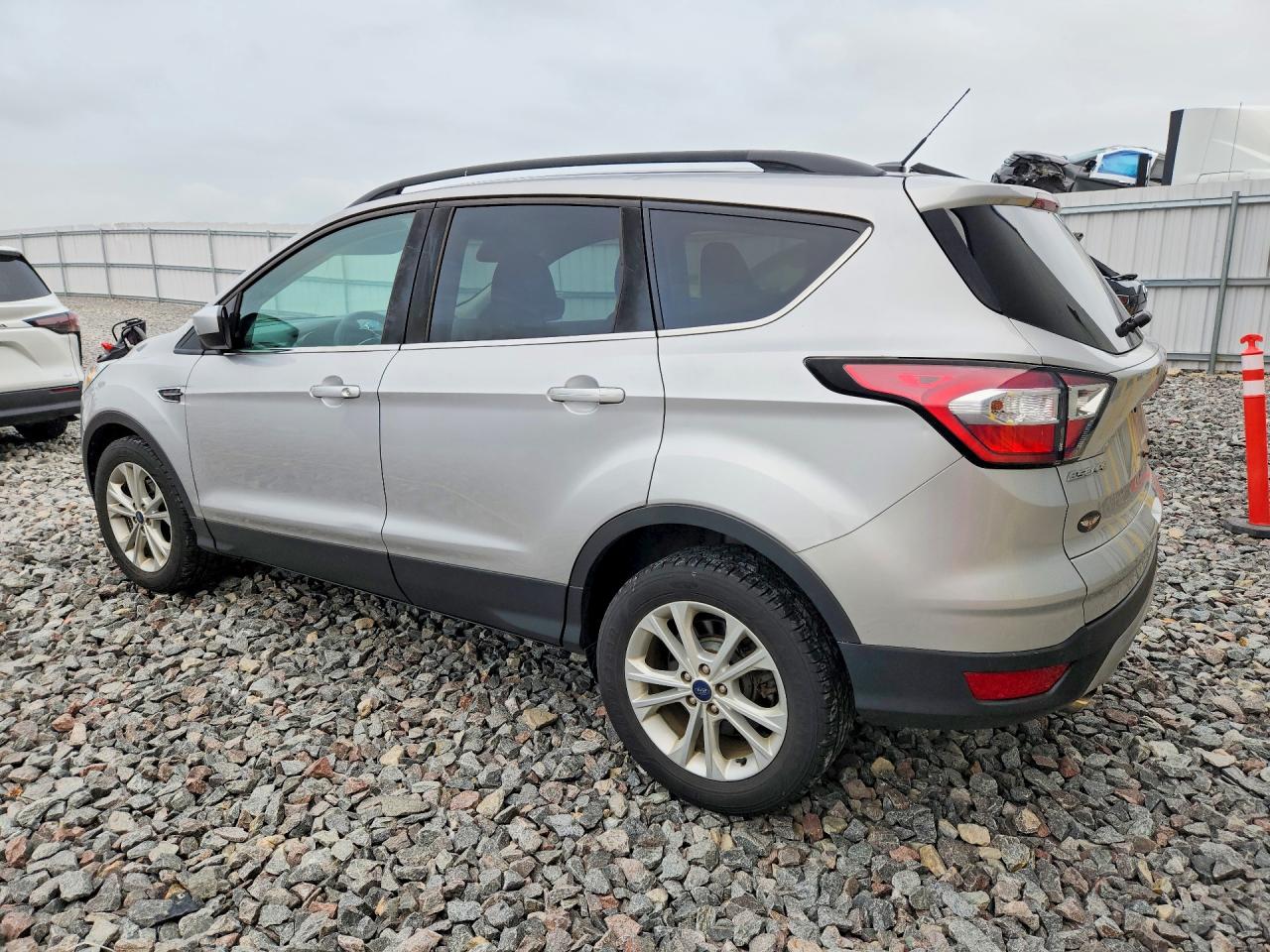 2017 FORD ESCAPE SE — снимка 2