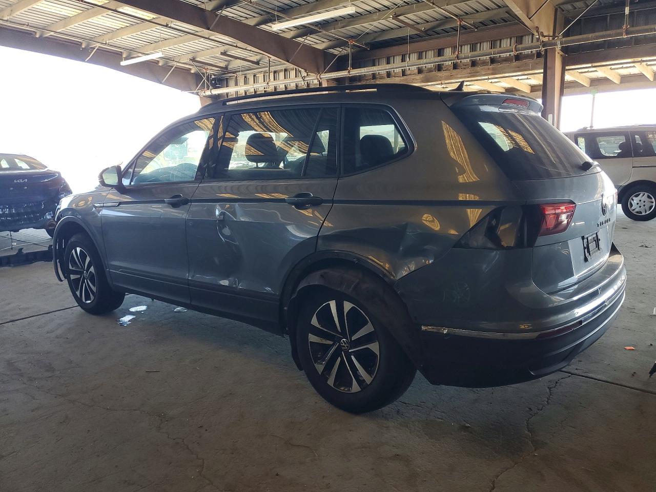 2022 VOLKSWAGEN TIGUAN S — снимка 2