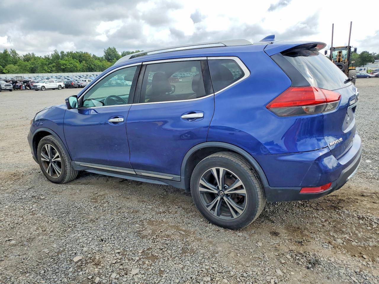 2017 NISSAN ROGUE SL — снимка 2