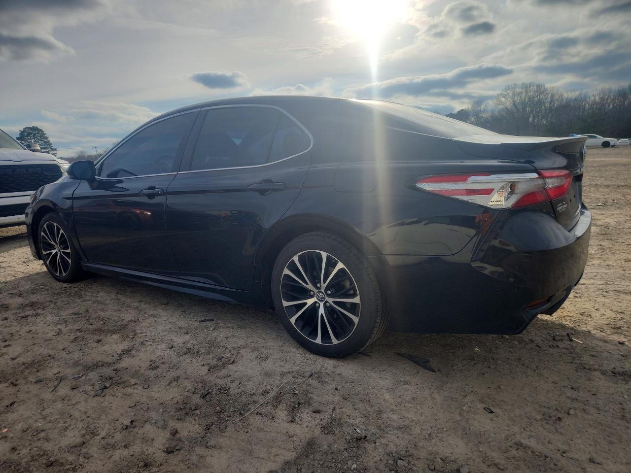 2018 TOYOTA CAMRY L — снимка 2