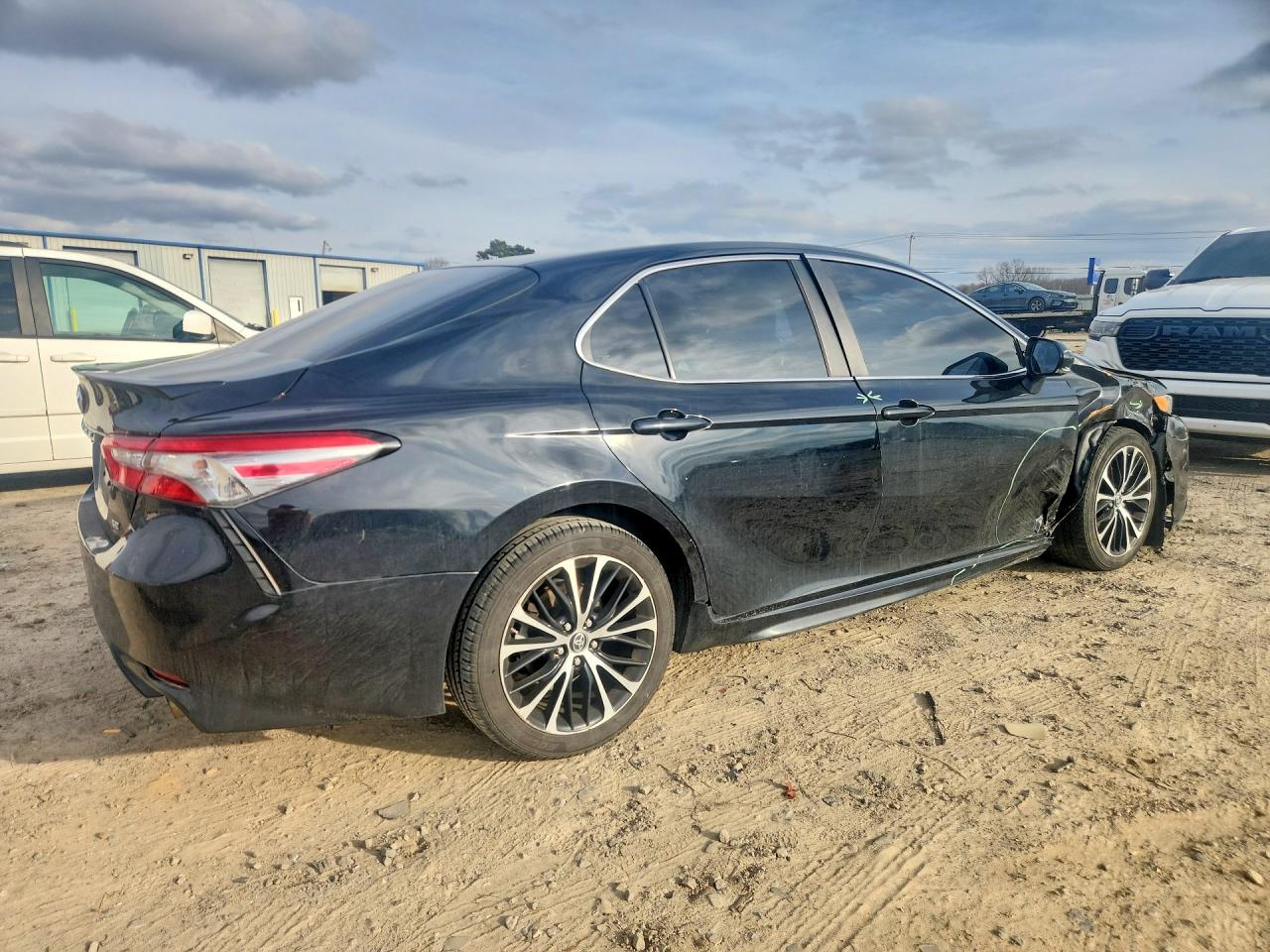 2018 TOYOTA CAMRY L — снимка 3