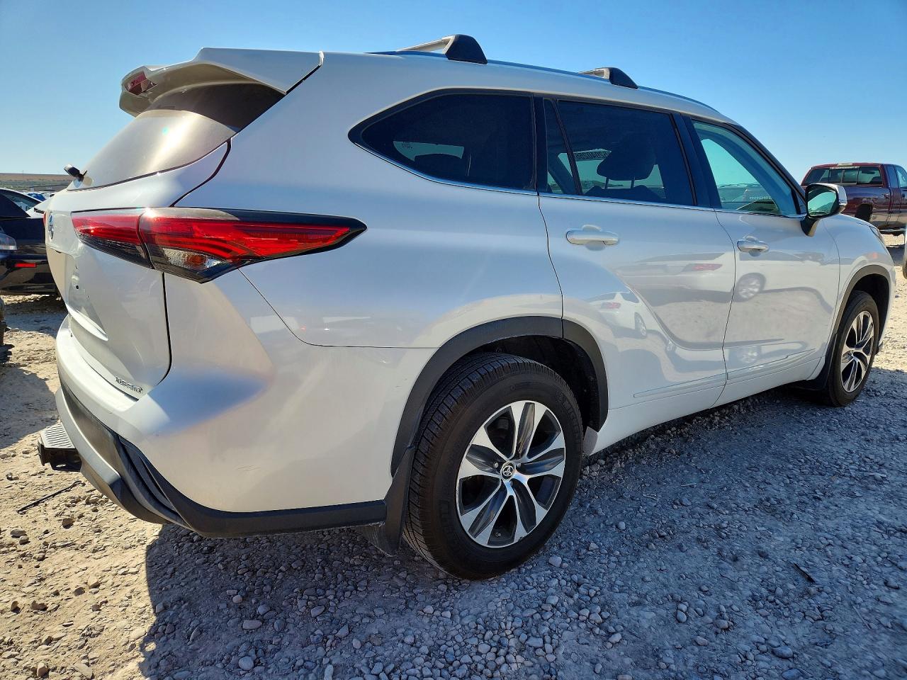 2021 TOYOTA HIGHLANDER XLE — снимка 3