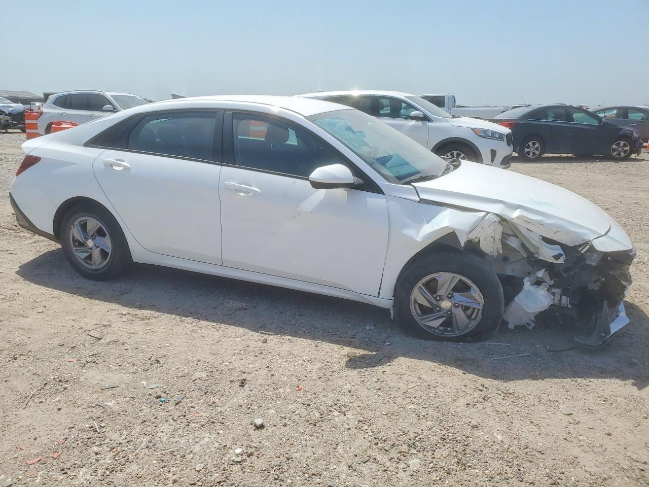 2024 HYUNDAI ELANTRA SE — снимка 4