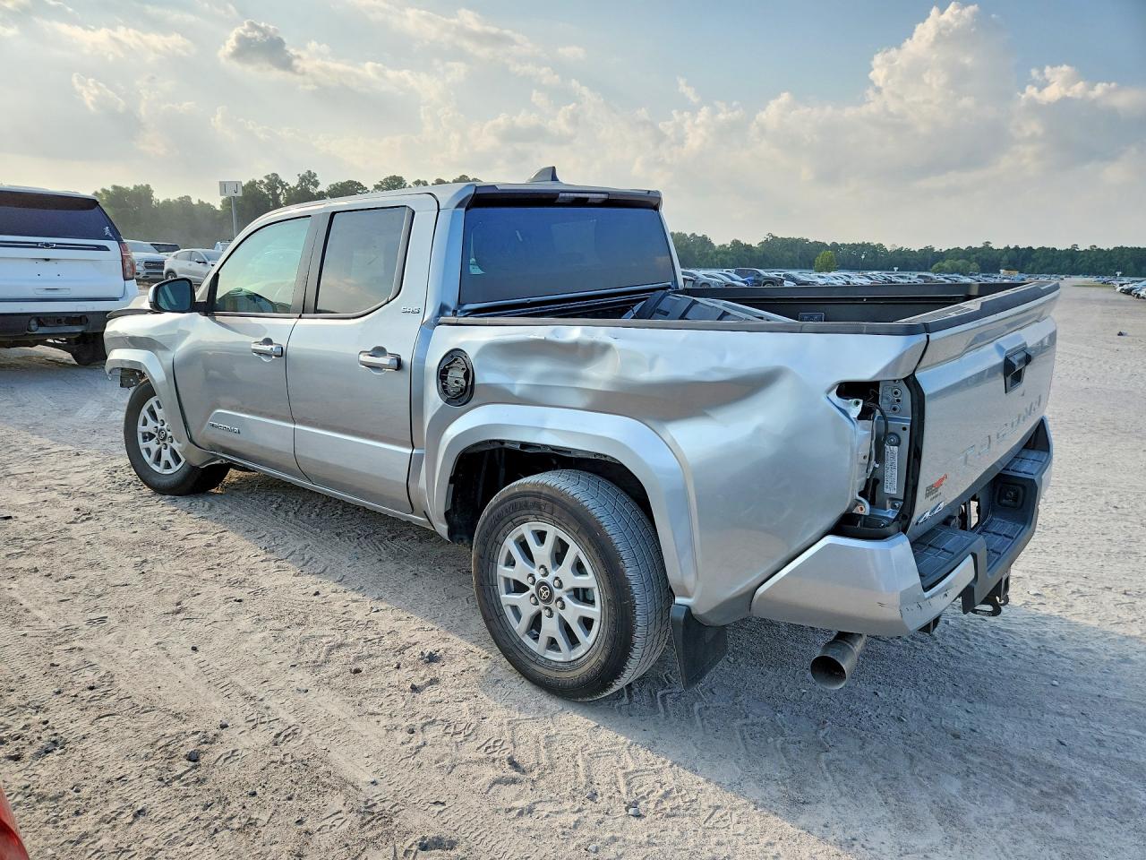 2025 TOYOTA TACOMA SR5 — снимка 2