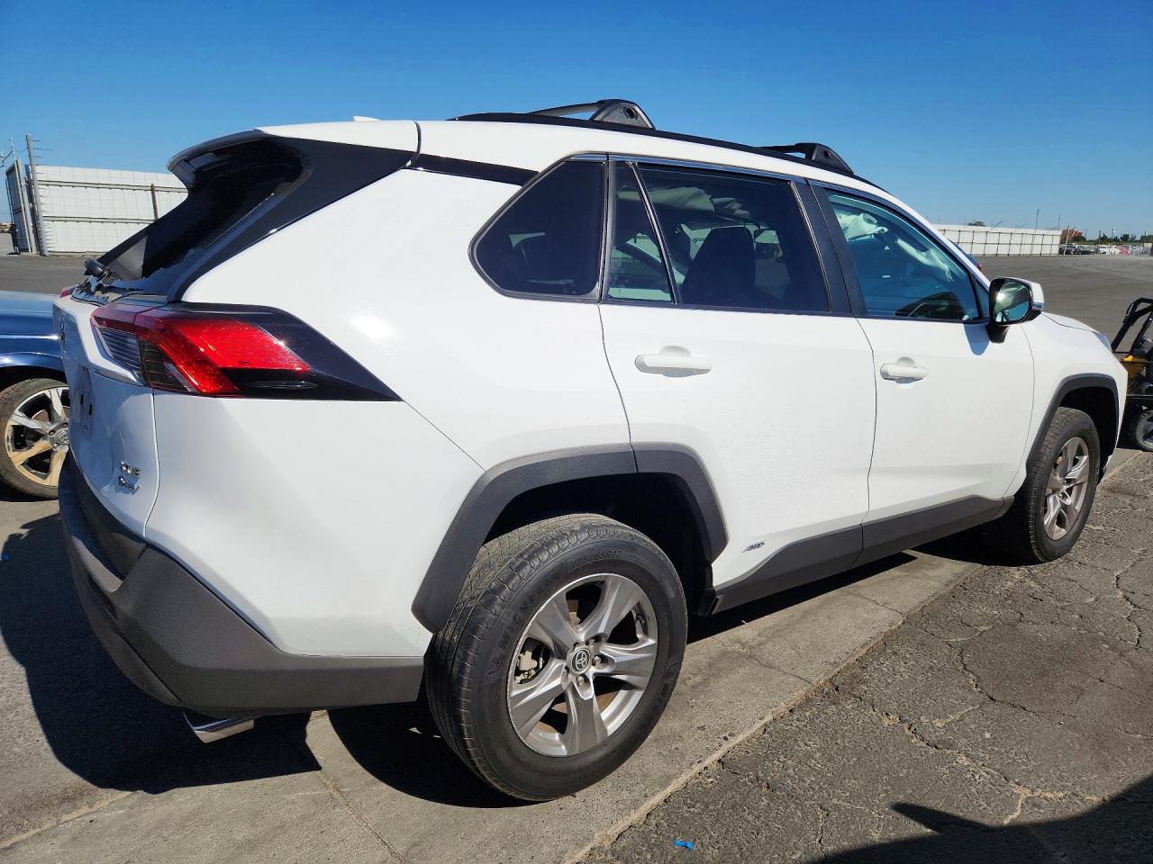 2025 TOYOTA RAV4 HYBRID XLE — снимка 3