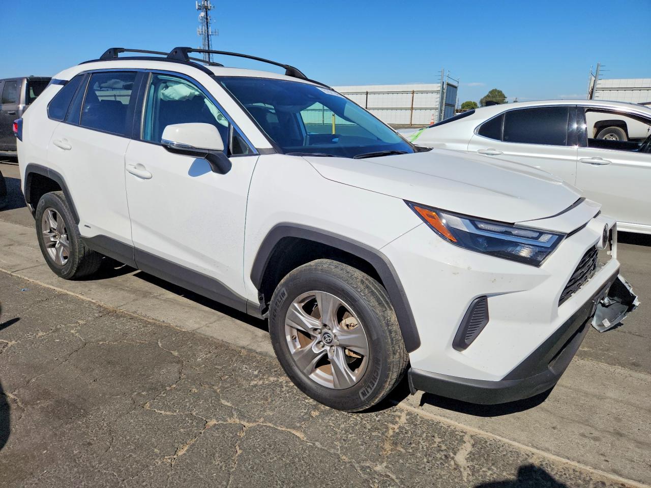 2025 TOYOTA RAV4 HYBRID XLE — снимка 4