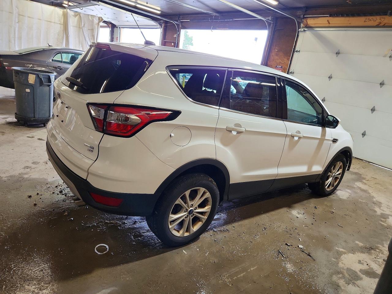 2017 FORD ESCAPE SE — снимка 3