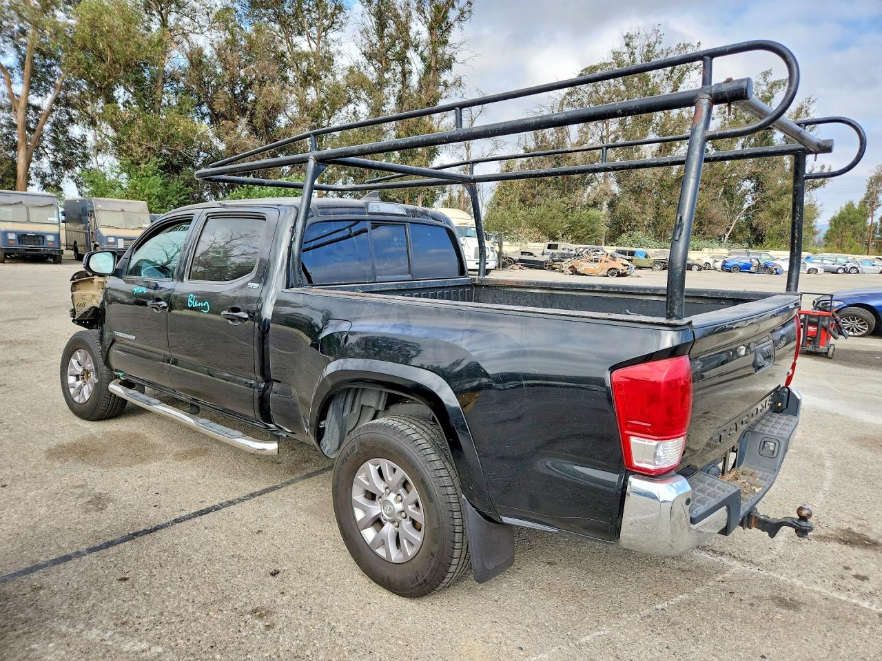 2017 TOYOTA TACOMA SR5 V6 — снимка 2