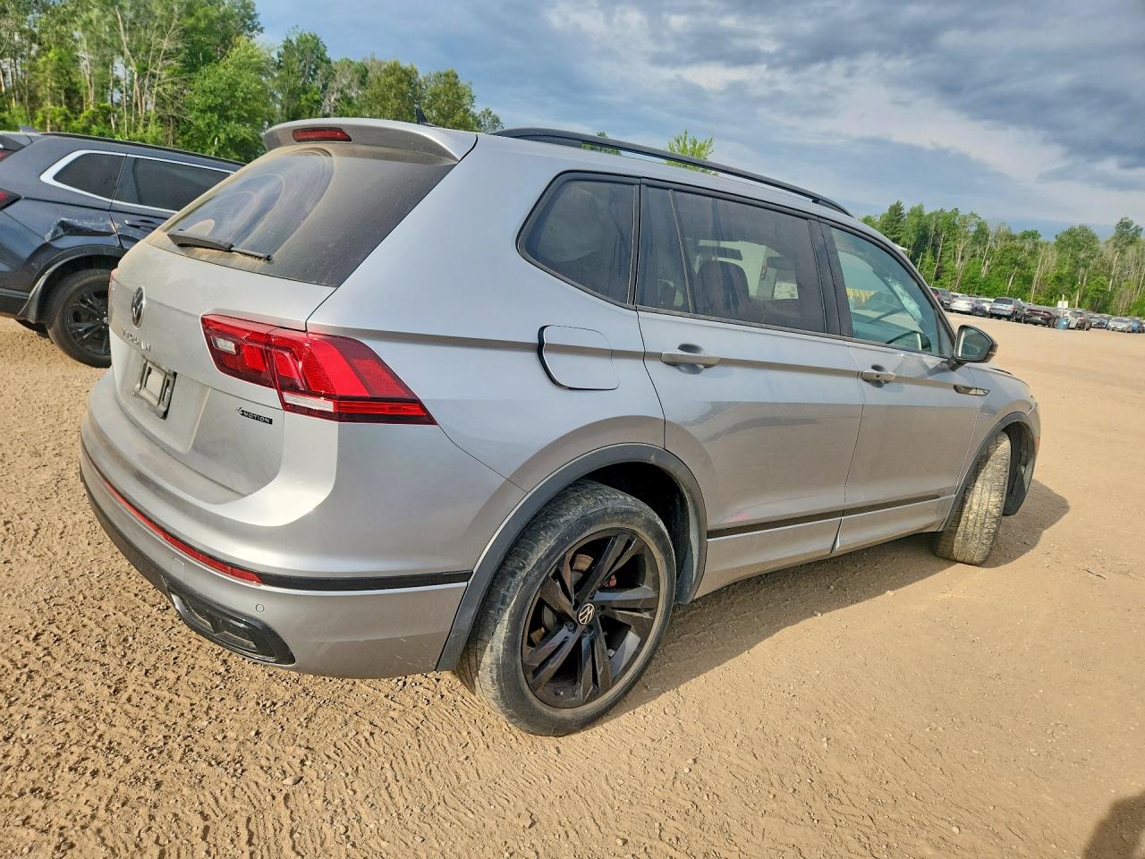 2023 VOLKSWAGEN TIGUAN SE R-LINE BLACK — снимка 3
