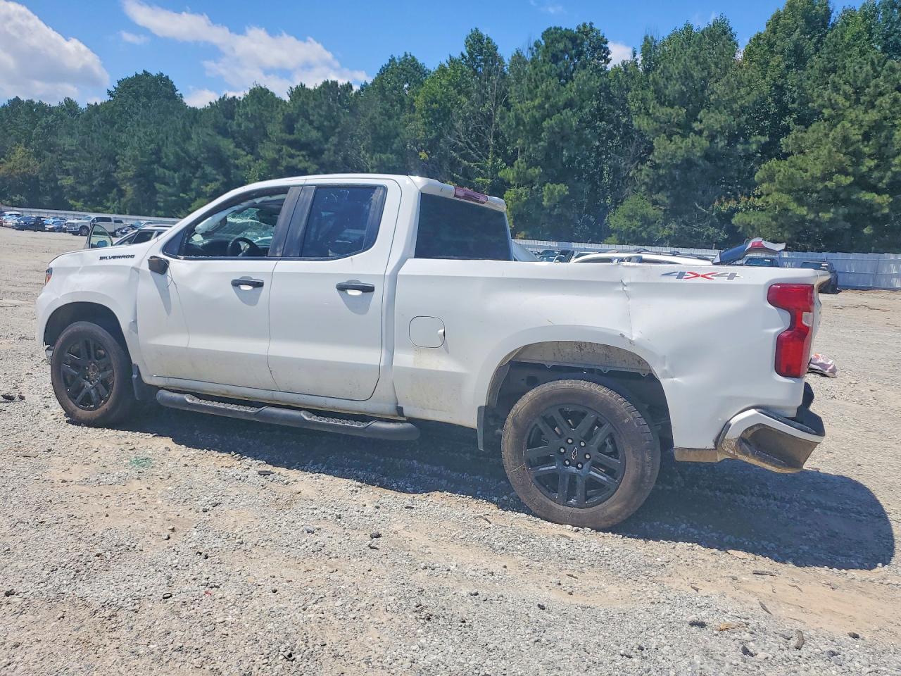 2025 CHEVROLET SILVERADO K1500 CUSTOM — снимка 2