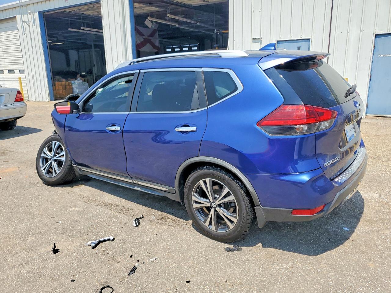 2017 NISSAN ROGUE SL — снимка 2