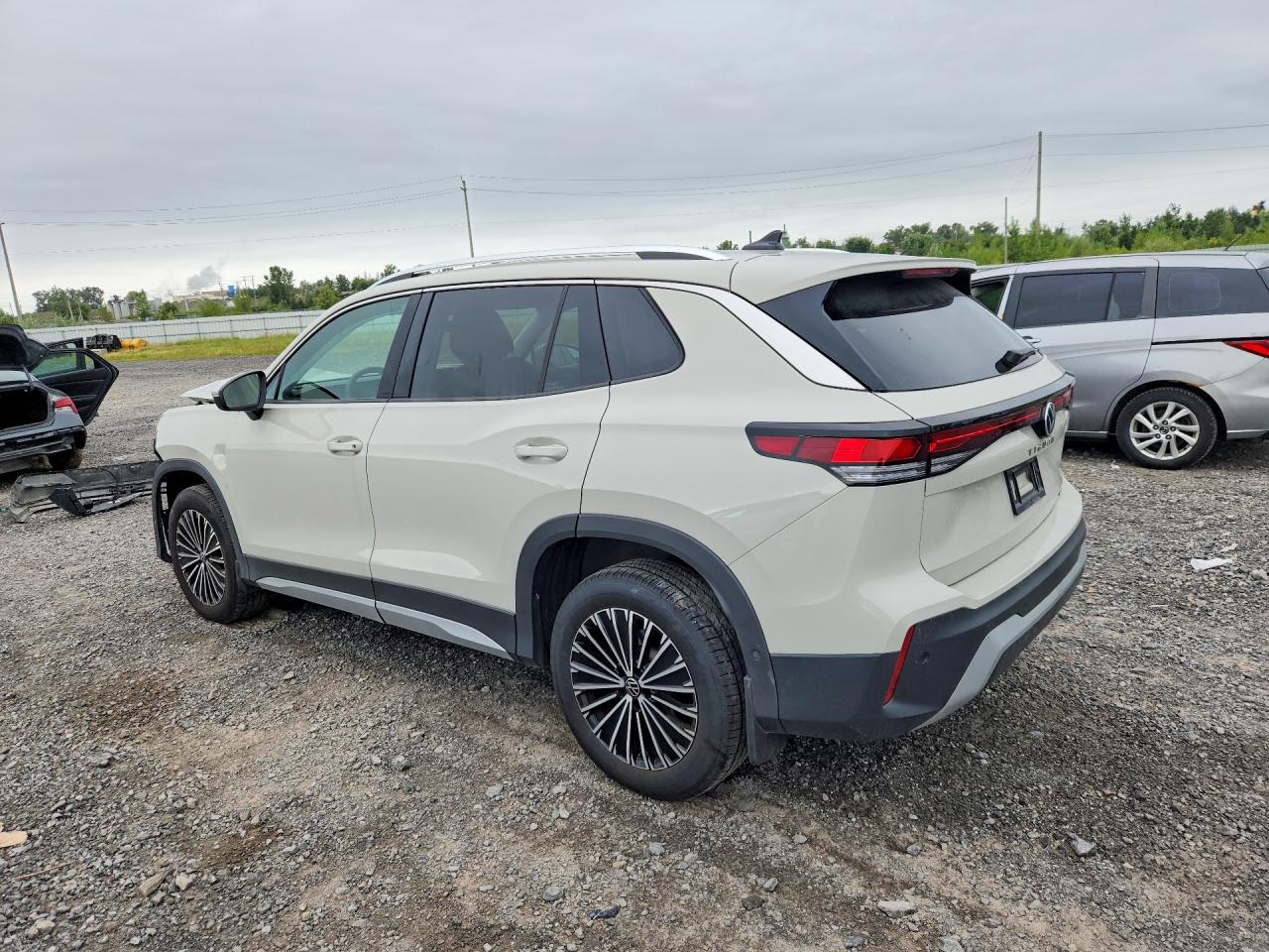 2025 VOLKSWAGEN TIGUAN SE — снимка 2