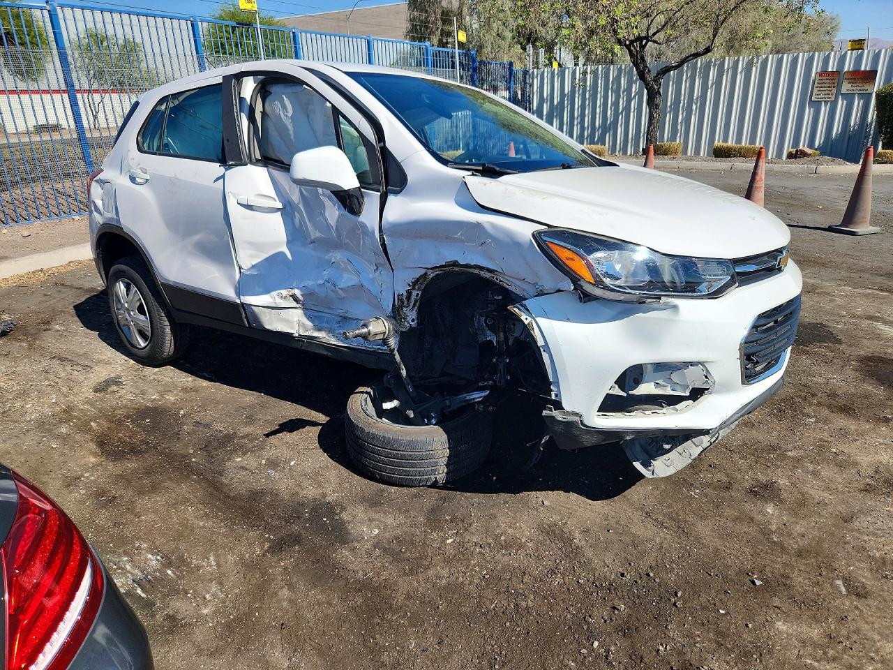 2019 CHEVROLET TRAX LS — снимка 4