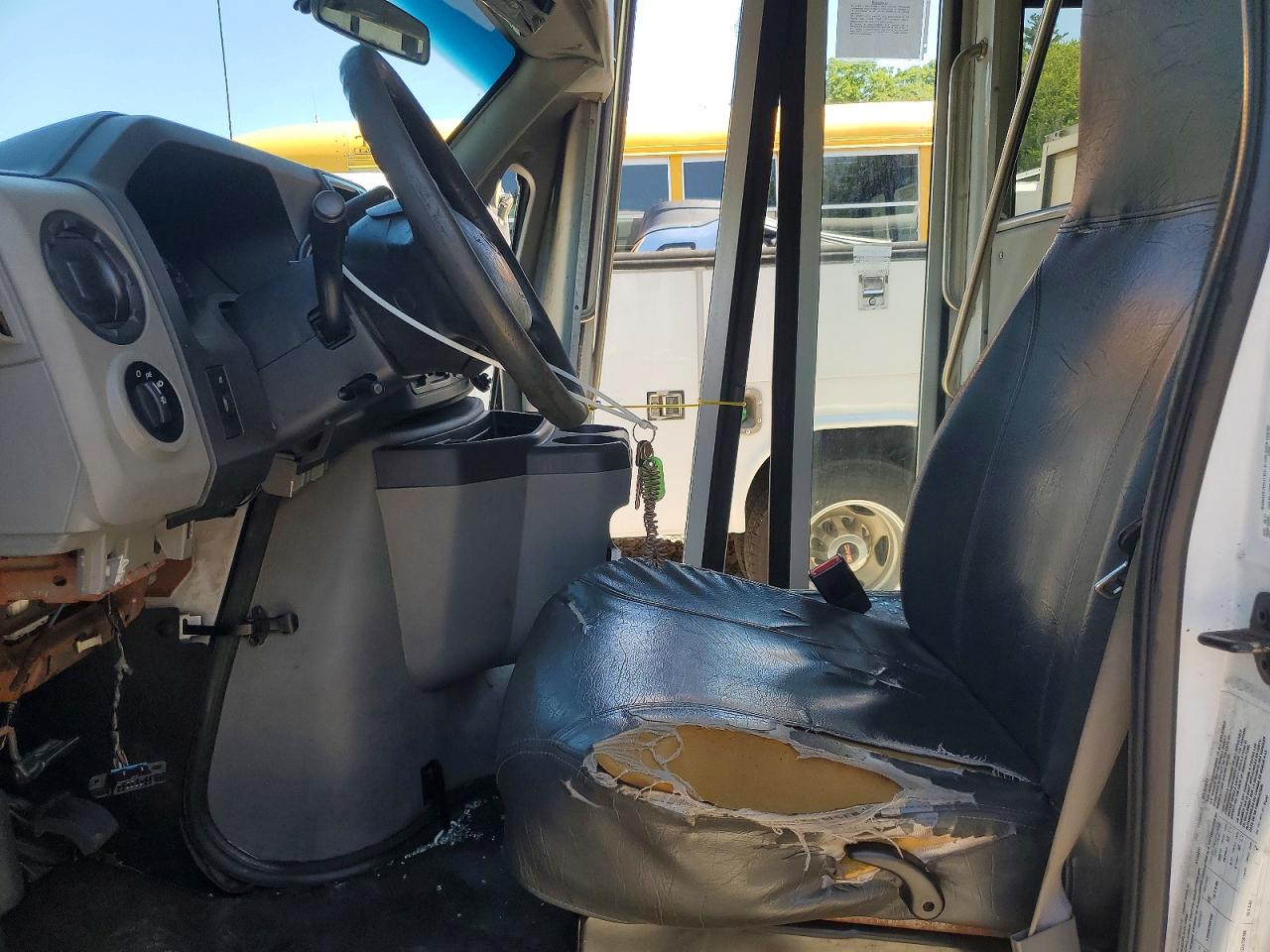 2016 FORD ECONOLINE E350 SUPER DUTY CUTAWAY VAN — снимка 5