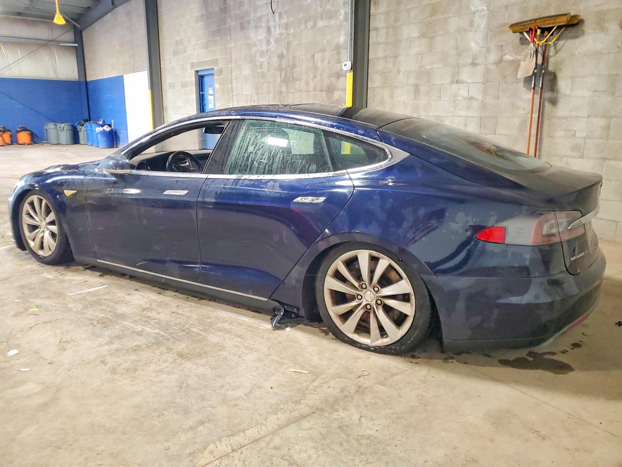 2015 TESLA MODEL S 85D — снимка 2
