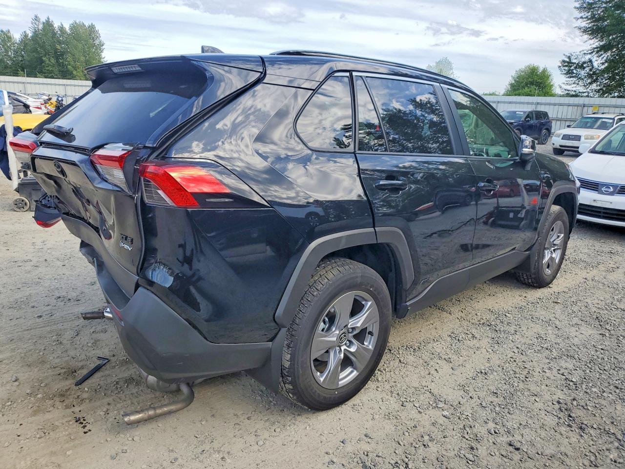 2025 TOYOTA RAV4 HYBRID XLE — снимка 3